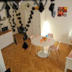 Apartment Corner 2 Cracow I Old Town I Big & Balcony, Krakow